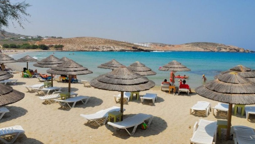 parasporos-beach-01